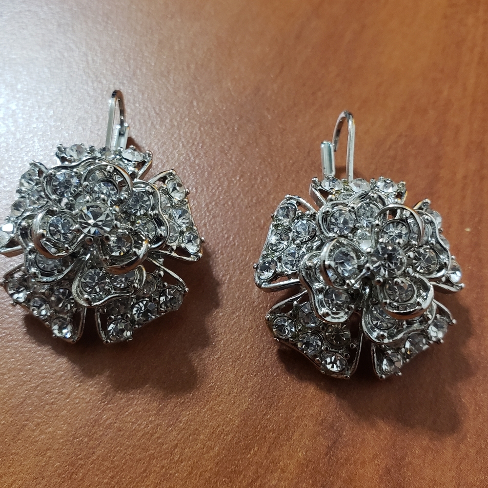Elegant Floral Earrings